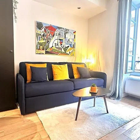 Apartment Design Et Lumineux Pres Du Port De Nice